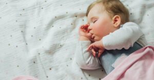 Read more about the article How To Stop a Baby From Sucking Its Thumb