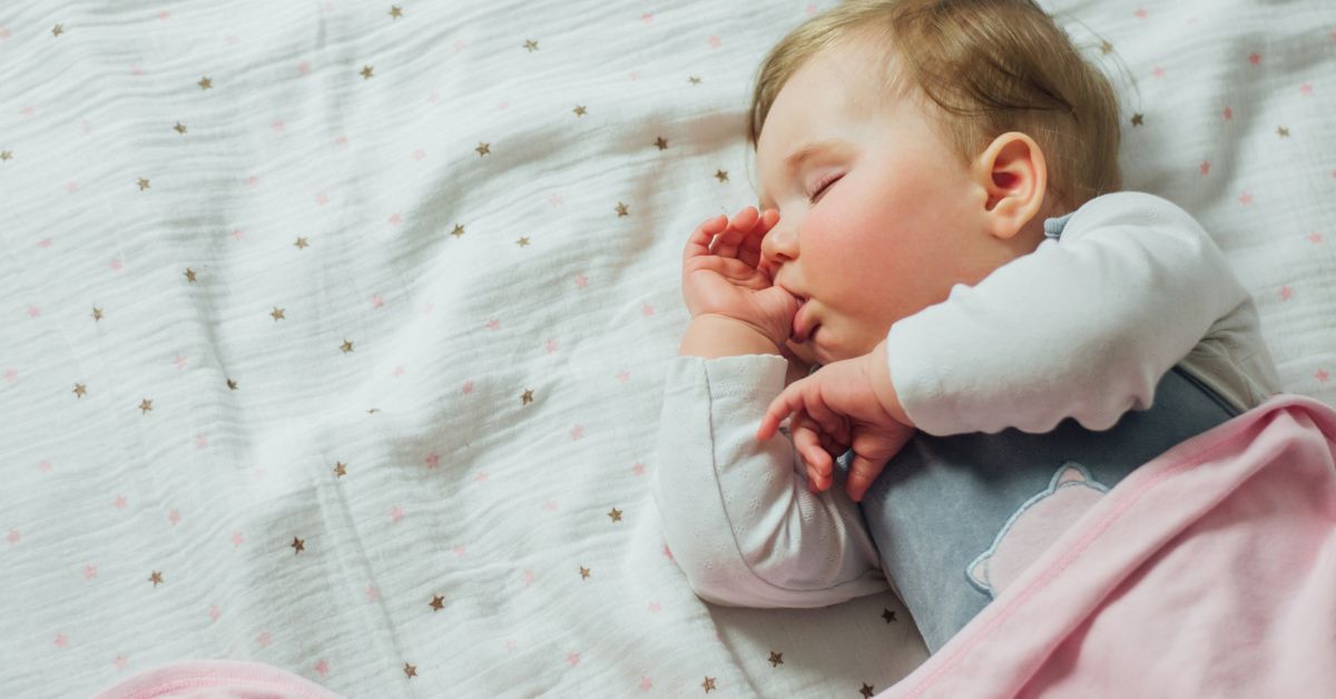 You are currently viewing How To Stop a Baby From Sucking Its Thumb
